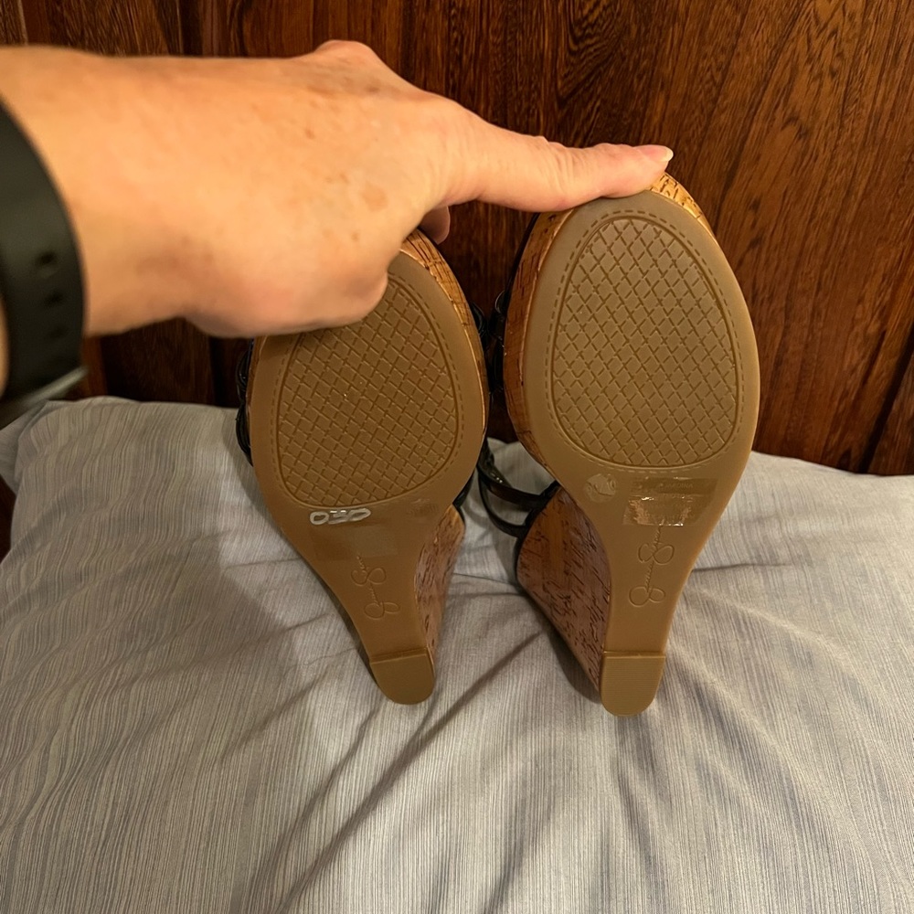 Jessica Simpson Black Wedge Sandals, new with tag, women’s 9, cute and stylish - Picture 6 of 8